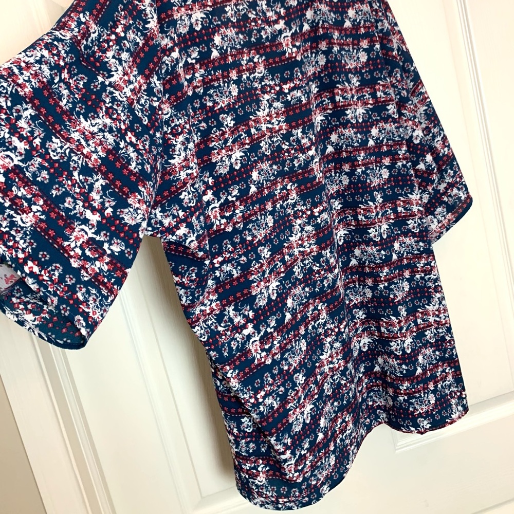 Floral Print Kimono. NWT. Size Medium - Picture 6 of 8
